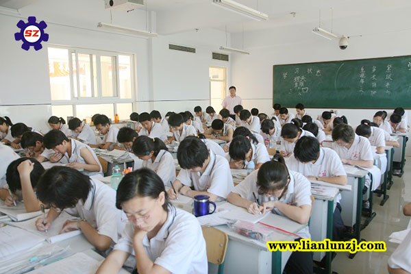 河南雙志機械設(shè)備有限公司為高考學子加油