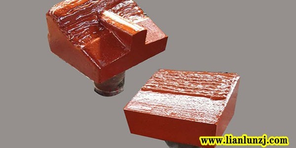 <i style='color:red'>19p04-16</i>破碎機錘頭磨損原來是由這些因素引起的？